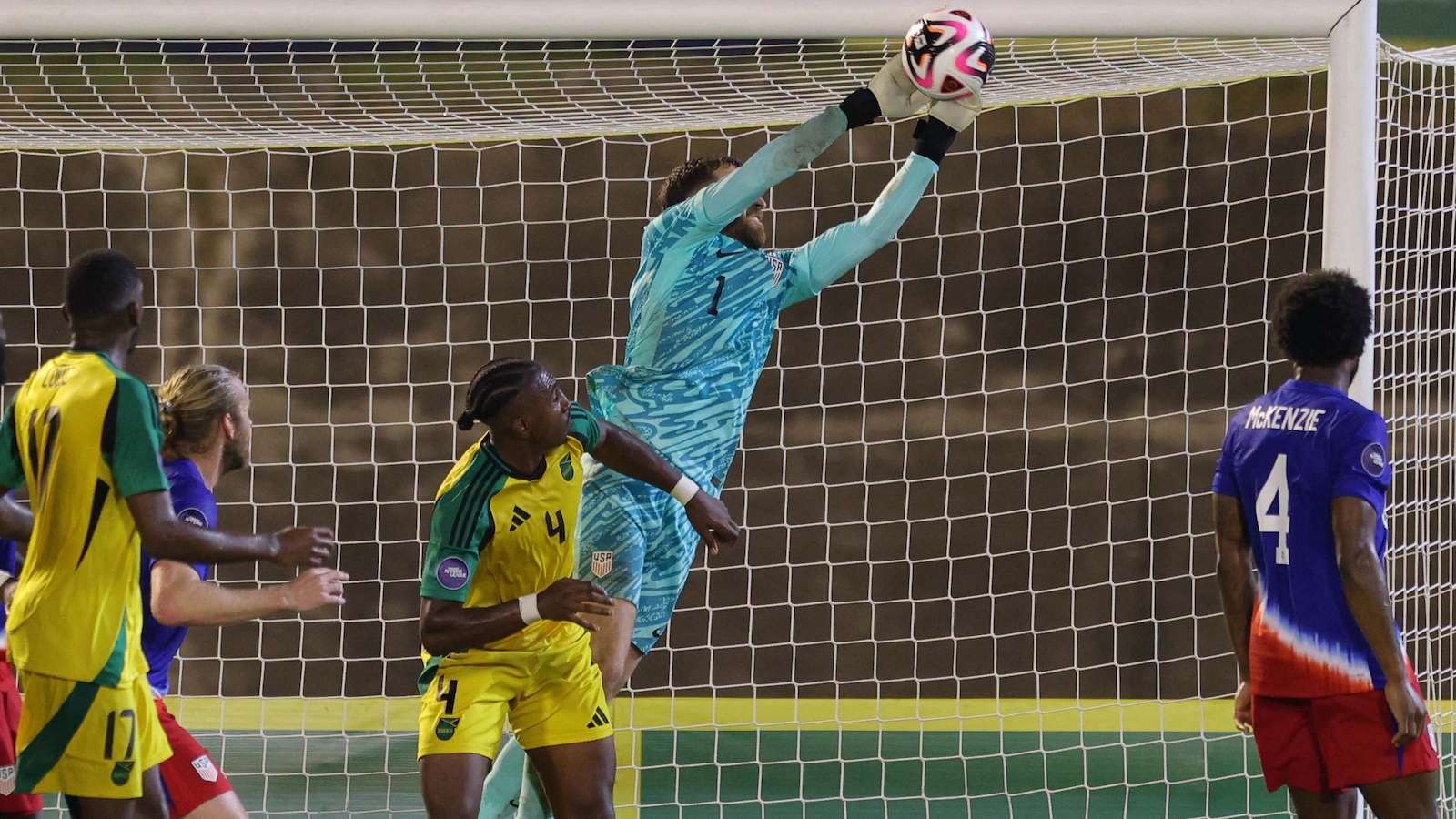 他都展现出 他都展现出